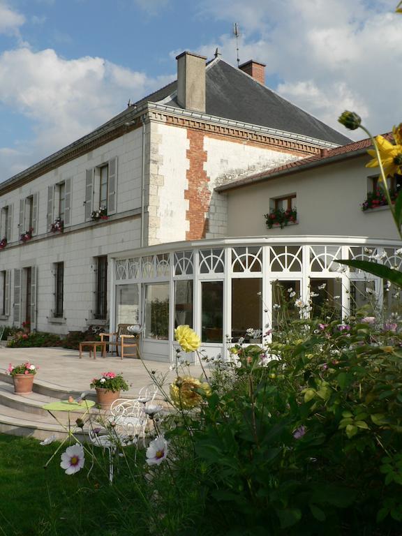 فندق شالو أو شُمْبانيِفي  Entre Cour Et Jardin المظهر الخارجي الصورة