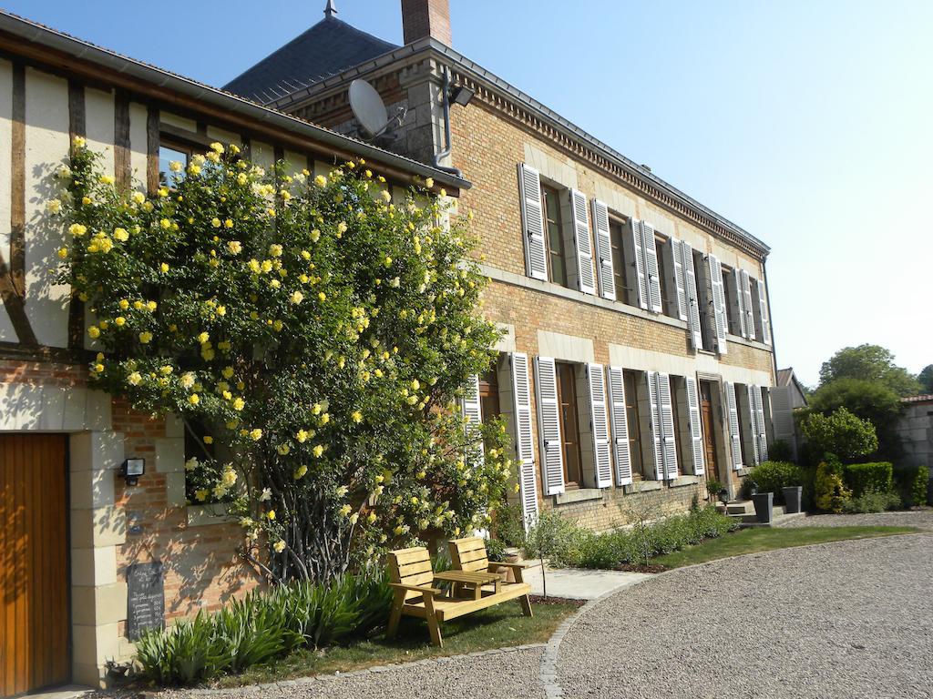 فندق شالو أو شُمْبانيِفي  Entre Cour Et Jardin المظهر الخارجي الصورة